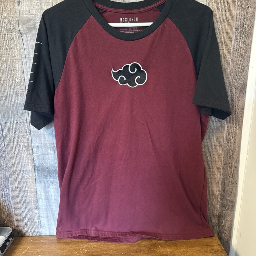 BoxLunch Men's Burgundy and Black Tee Naruto Akatsuki